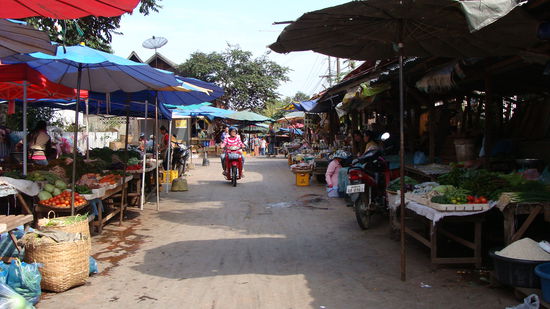 kleiner huebscher Lokalmarkt