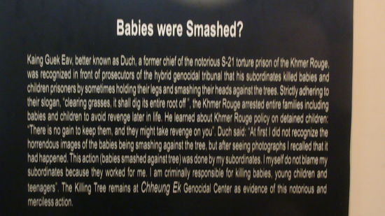 Ganz schrecklich- Einer der Angestellten hatte die aufgabe kleine Kinder umzubrinngen, dazu nahm er diese armen kleinen Geschoepfe an den Fuessen und schlug den Rest so oft an einen Baumstamm, bis sie tot waren! Ist das nicht unvorstellbar schrecklich?