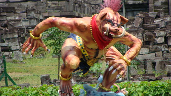 Das Boese Gogo!!!
Balinesisches Neujahr! (1932?)