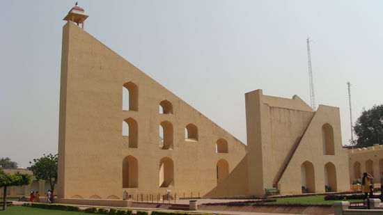 Die groesste Sonnenuhr, die ich bis jetzt in meinem Leben gesehen habe!!! Riessig!!!