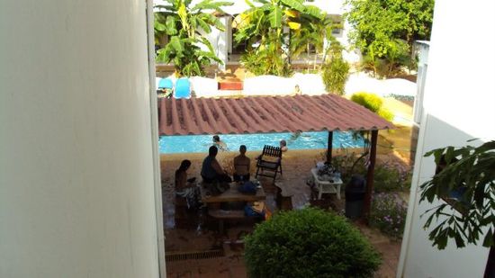 Ausblick auf den Pool vom Balkon aus