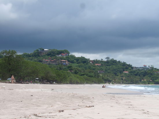 Playa Flamingo mit anrollender Wasserfront