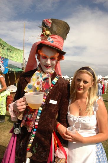 ...und der mad Hatter sind von weit her angereist,...