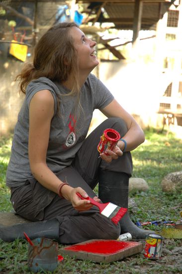 Rachel schwingt den Pinsel...