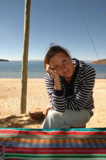 ...und erreichen erschoepft ein kleines Strandrestaurant, wo wir uns mit deftigem Milanesa staerken.