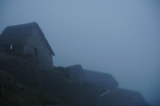 Das Waechterhaeuschen - noch huellt sich alles in dichten Nebel.