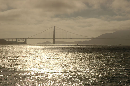 Die Golden Gate hält, was ihr Name verspricht