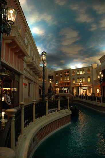 Gegen 3 Uhr nachts schlendern wir auf dem Weg zum Hotel noch durch Little Venice.