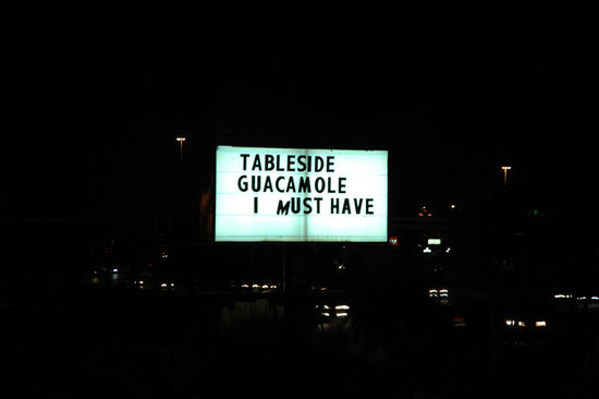 Mit Botschaften - ob religöser oder kommerzieller Natur - wird man ununterbrochen überflutet.