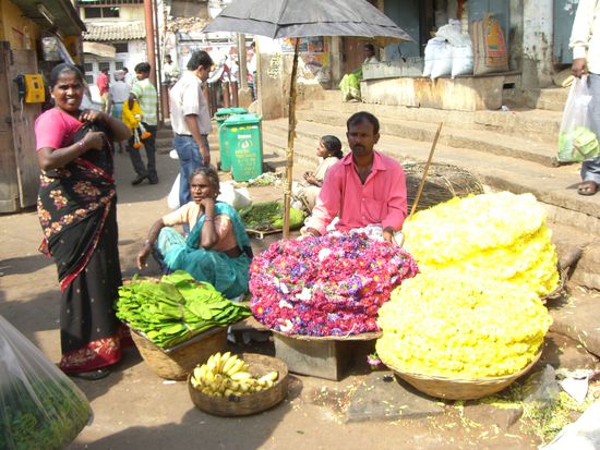 Blumengirlanden meterlang!