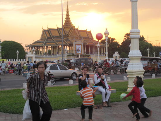 ... und beobachte das geschaeftige Treiben in der Abendstimmung