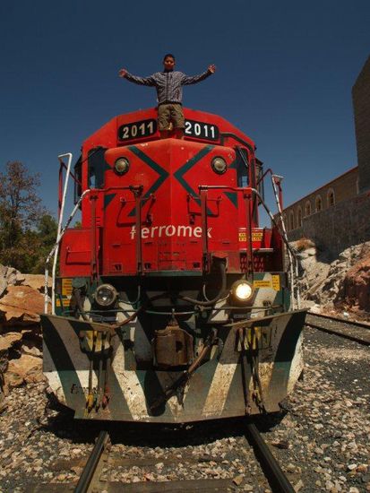 Silas auf der berühmten Ferrocarril Mexicana, die durch den Copper Canyon fährt.