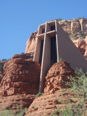 Sogar eine Kirche hatten sie in die Felsen gebaut