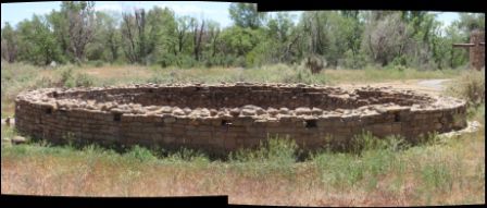 Eine Kiva, religioeser Bau, bei den Aztec Ruins, New Mexico, USA