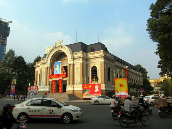 Beispiele der Kolonialarchitektur - Das Stadttheater