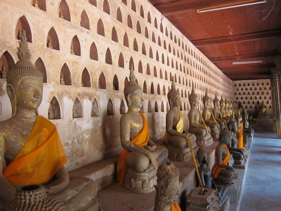Einige der 6960 Buddhas