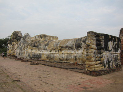 Der liegende Buddha von Wat Lokayasutharam - Wo ist Walt...äh Livio?