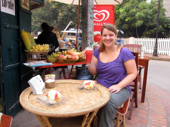 Watermelon-Shake und Fresh Fruits mit Jogurt - Ein besseres Frühstück gibts nicht!
