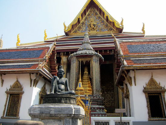 Dieser nette Mann war der Begründer der traditionellen thailändischen Medizin.