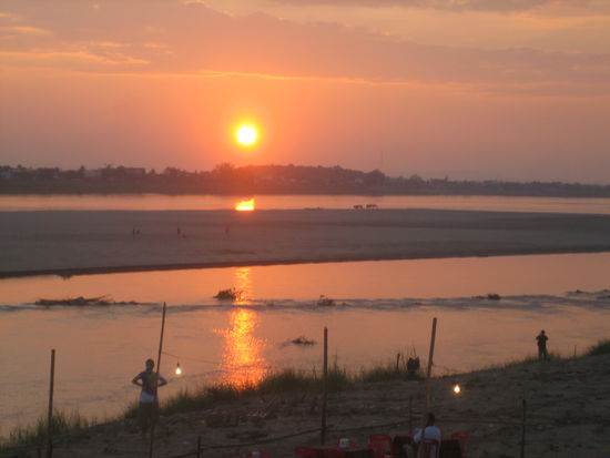 Sonnenuntergang am Mekongufer