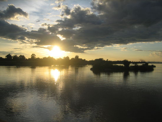 Inselwelt der 4000 Islands - sicherlich, wenn man auch den kleinsten Busch mitzaehlt 