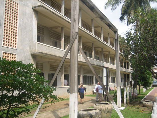 S-21 ... eines der Zeugnisse der gewaltsamen Verbrechen.