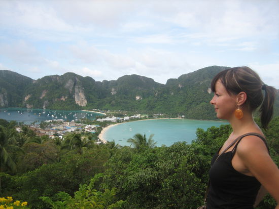 Fruehsport zum schoenen Aussichtspunkt mit Blick auf Koh Phi Phi Don