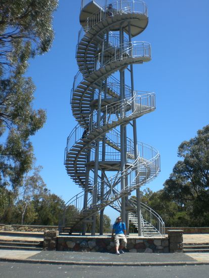 ...dan "DNA-Tum" ...warum sowas in den botanischen Garten muss habe ich aber nicht ganz verstanden.