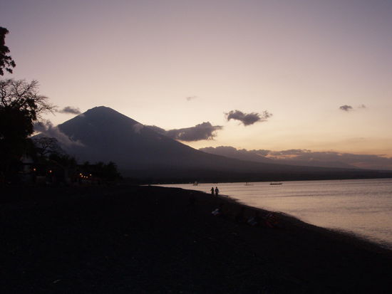 Der Gunung Agung im Abendlicht