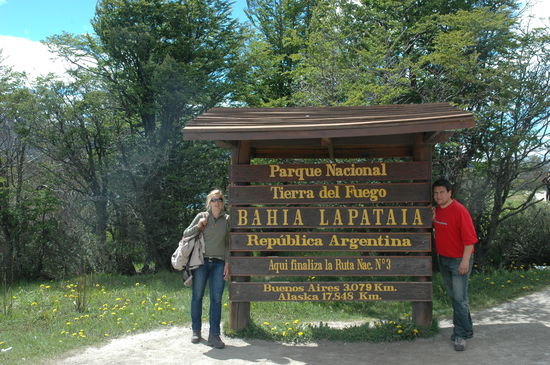 Hier ist das Ende der Strasse die in Buenos Aires beginnt