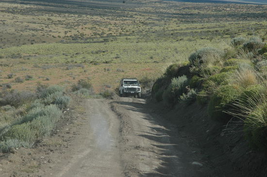 Der Jeep hinter uns