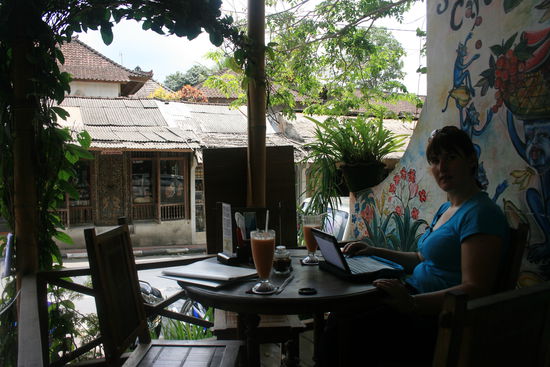 Im Cafe mit WIFI in Ubud