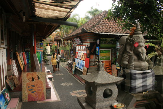 Bilder Ausstellung im Innenhof