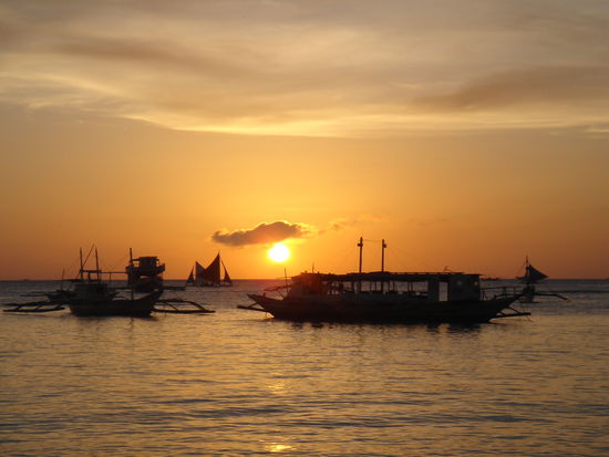 sunset mit unseren happyhour drinks