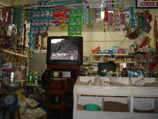 unsere anlage...mit den lautsprechern kannst du eine stadt aus dem schlaf reissen