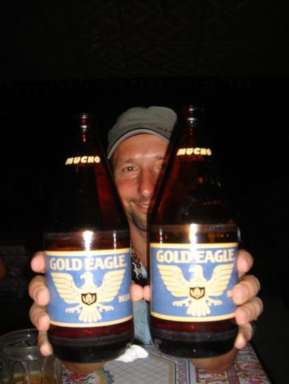 die 7dl bierflasche der marke "mucho"