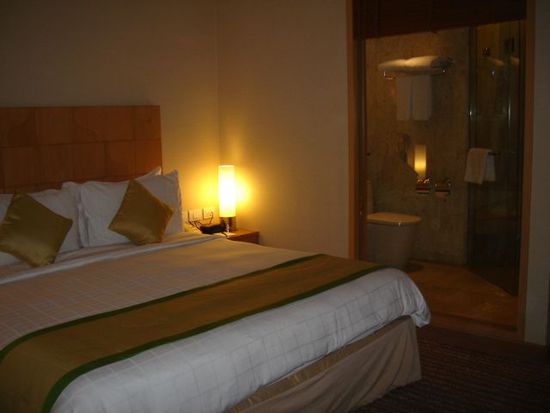 unser hotelzimmer im holiday inn siam...sehr stylisch!