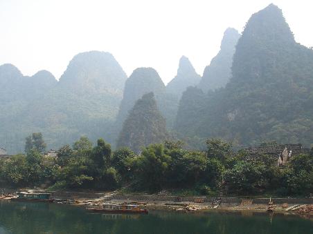 wunderschoene flussfahrt von guilin nach yangshuo