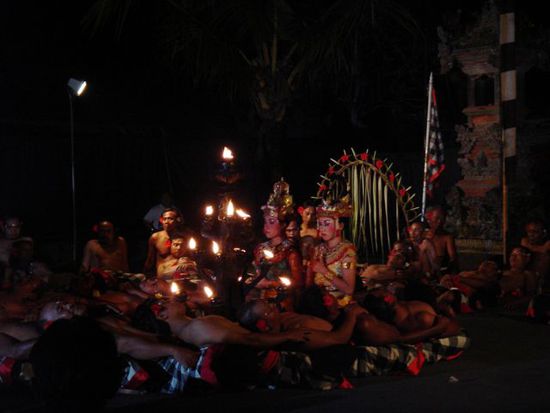 der fire tanz in ubud