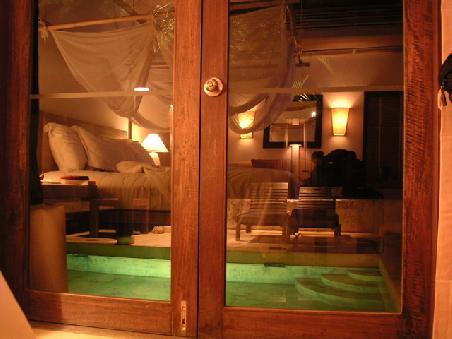 unsere hütte by night