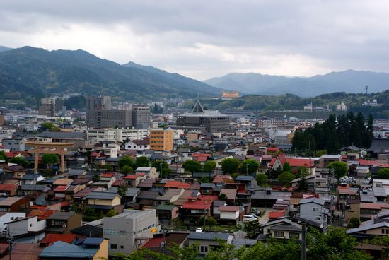 takayama von einem hügel