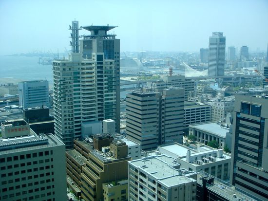 kobe mit sicht in richtung hafen