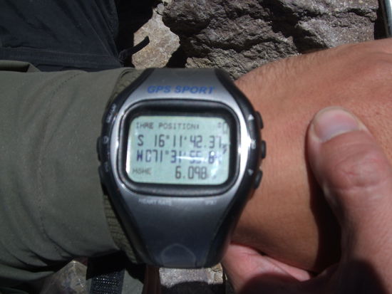 das GPS zeigt sogar 6098m an!  Gluecklich und geschafft.