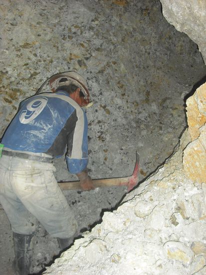 Bedingungen sind hart.