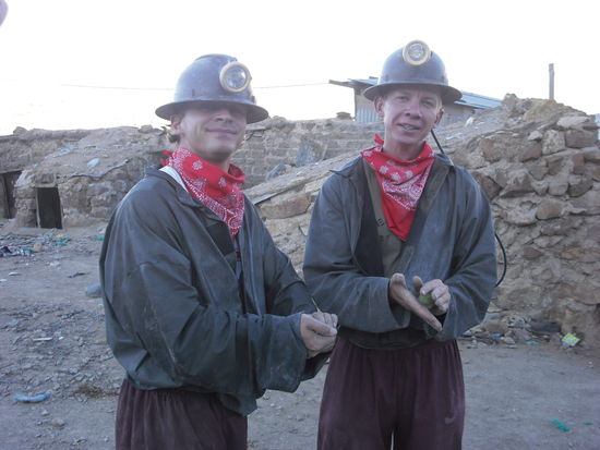 Geschafft. Kneten und Vorbereiten des Dynamits.