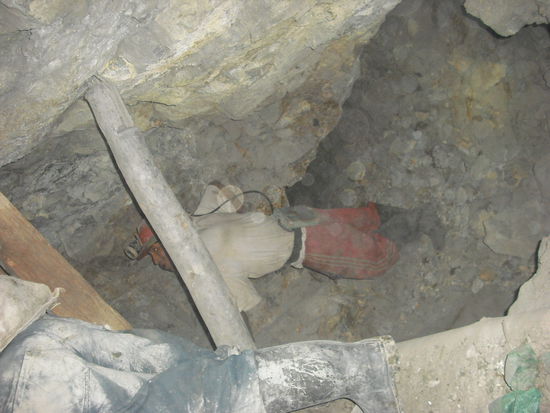 15 Jahre alt und seit 2 Jahren Minenarbeiter.