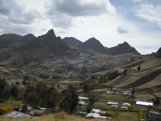 Unterwegs durch winzige Doerfer...