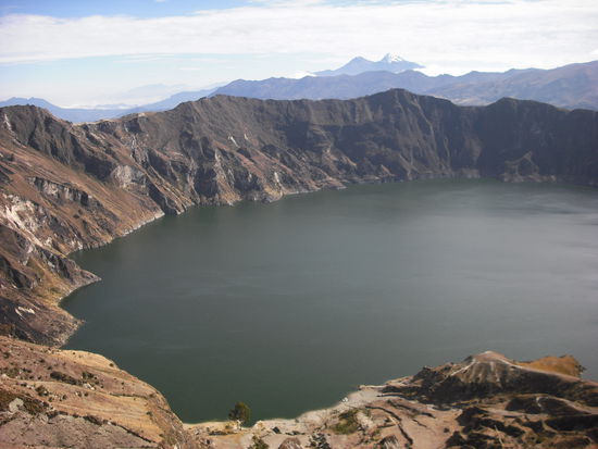 Geschafft. Oben auf ca. 3900m... der Vulkan un Kratersee.