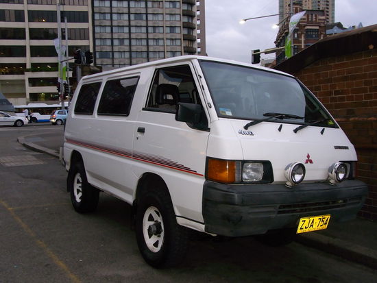 Wie heisst es immer so schoen: "Auf die inneren Werte kommt es an"  Das ist auf jeden Fall das Gefaehrt dass uns durch Australien bringen wird - hoffentlich!