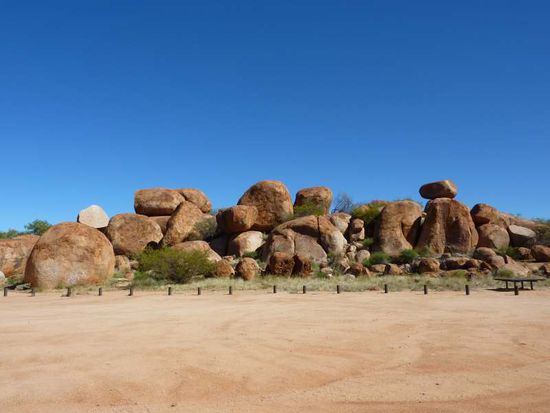Devil´s Marbles, liegen auf dem Weg von Darwin nach Alice Springs